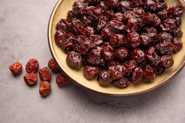 Hint jübbesi, dut ya da beresi tatlı ve ekşi tadı olan jaggery şurubunda kaynatılmış Labdo, tipik yol kenarı atıştırmalıkları.