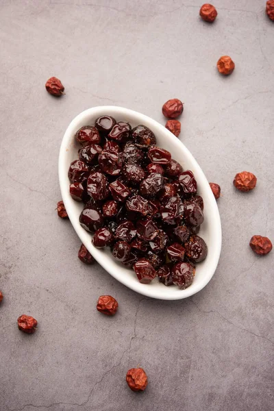 Hint jübbesi, dut ya da beresi tatlı ve ekşi tadı olan jaggery şurubunda kaynatılmış Labdo, tipik yol kenarı atıştırmalıkları.