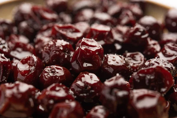 Hint jübbesi, dut ya da beresi tatlı ve ekşi tadı olan jaggery şurubunda kaynatılmış Labdo, tipik yol kenarı atıştırmalıkları.