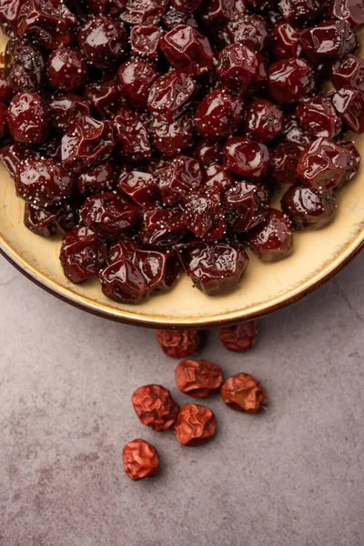 Hint jübbesi, dut ya da beresi tatlı ve ekşi tadı olan jaggery şurubunda kaynatılmış Labdo, tipik yol kenarı atıştırmalıkları.