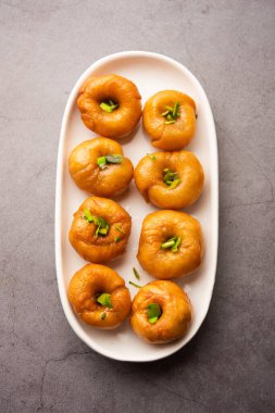 Balushahi ya da Baushah veya Mughlai, Pakistan ve Bangladeş 'te de popüler olan geleneksel Hint yumuşak ve yumuşak tatlısı.