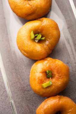 Balushahi ya da Baushah veya Mughlai, Pakistan ve Bangladeş 'te de popüler olan geleneksel Hint yumuşak ve yumuşak tatlısı.