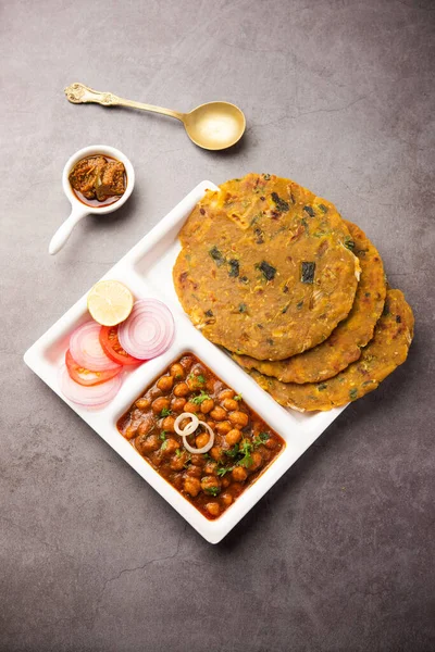 Garbanzo Picante Masala Chole Curry Con Pyaj Paratha Spring Onion —  Fotos de Stock