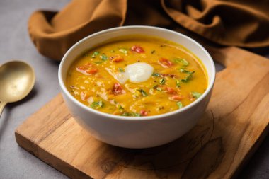 Desi Ghee ile kızartılmış et mi yoksa tereyağı mı? Hindistan 'ın en popüler ana yemek tarifi.