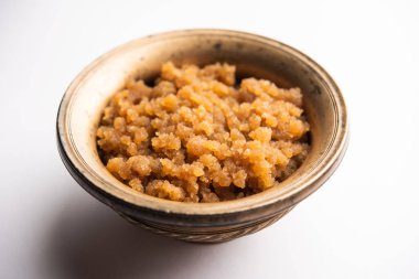 Kada Prasad bir buğday ya da atta yarısıdır. Kuzey Hindistan 'da unlu bir tatlıdır. Genellikle Punjabi ya da Sikh Gurdwarato' da servis edilir.