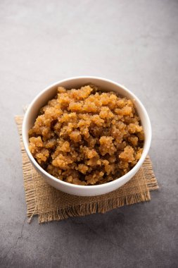 Kada Prasad bir buğday ya da atta yarısıdır. Kuzey Hindistan 'da unlu bir tatlıdır. Genellikle Punjabi ya da Sikh Gurdwarato' da servis edilir.