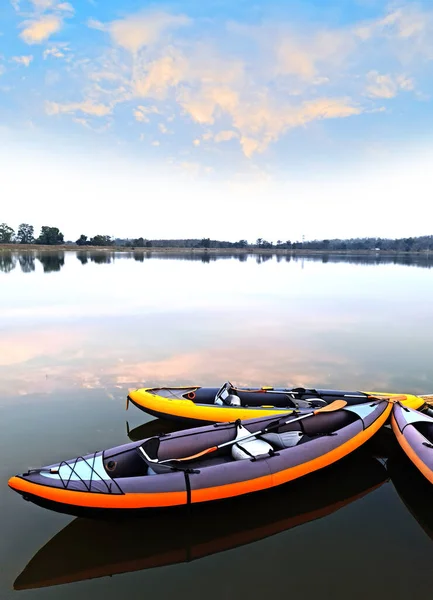 Kajakozás Lake Concept Fotón Sport Kayak Egy Tóban Közelkép Fénykép — Stock Fotó