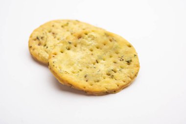 Palak veya Methi Mathri - Tuzlu FenuGreek veya ıspanak yapraklı krakerler Hindistan 'da popülerdir.