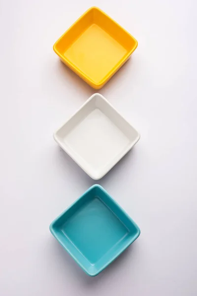 Group Empty White Yellow Blue Ceramic Serving Bowl Isolated White — Foto Stock