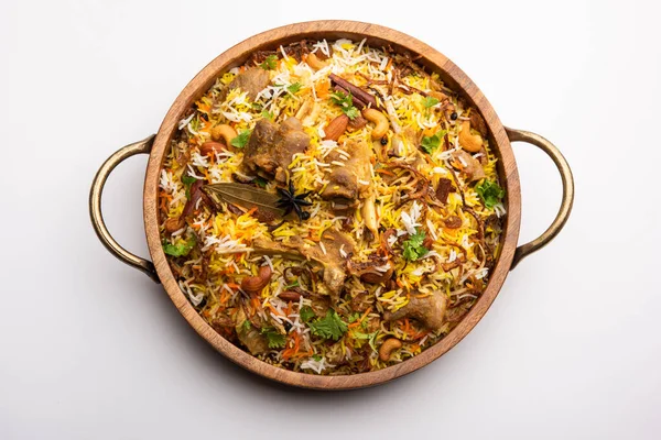 Indiano Mutton Biryani Preparato Riso Basmati Servito Con Tuffo Yogurt — Foto Stock