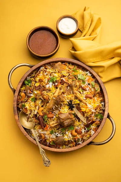 Indian Mutton Biryani Preparado Arroz Basmati Servido Com Molho Iogurte — Fotografia de Stock