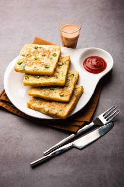 Ekmek omleti Hindistan 'dan hızlı ve kolay bir kahvaltıdır. Yumurta hamuruna baharat ve sığ yağda kızartılmış taze ekmek dilimleri. Domates, ketçap ve çayla servis edilir.