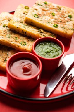 Ekmek omleti Hindistan 'dan hızlı ve kolay bir kahvaltıdır. Yumurta hamuruna baharat ve sığ yağda kızartılmış taze ekmek dilimleri. Domates, ketçap ve çayla servis edilir.