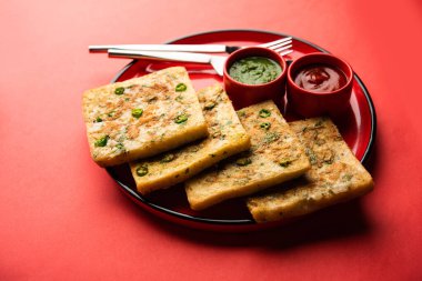 Ekmek omleti Hindistan 'dan hızlı ve kolay bir kahvaltıdır. Yumurta hamuruna baharat ve sığ yağda kızartılmış taze ekmek dilimleri. Domates, ketçap ve çayla servis edilir.