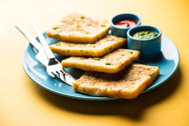 Ekmek omleti Hindistan 'dan hızlı ve kolay bir kahvaltıdır. Yumurta hamuruna baharat ve sığ yağda kızartılmış taze ekmek dilimleri. Domates, ketçap ve çayla servis edilir.