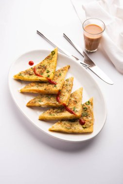 Ekmek omleti Hindistan 'dan hızlı ve kolay bir kahvaltıdır. Yumurta hamuruna baharat ve sığ yağda kızartılmış taze ekmek dilimleri. Domates, ketçap ve çayla servis edilir.