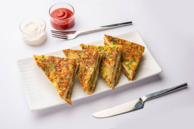 Ekmek omleti Hindistan 'dan hızlı ve kolay bir kahvaltıdır. Yumurta hamuruna baharat ve sığ yağda kızartılmış taze ekmek dilimleri. Domates, ketçap ve çayla servis edilir.