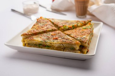 Ekmek omleti Hindistan 'dan hızlı ve kolay bir kahvaltıdır. Yumurta hamuruna baharat ve sığ yağda kızartılmış taze ekmek dilimleri. Domates, ketçap ve çayla servis edilir.