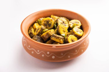 Hindistan 'ın kıyı bölgelerinde popüler olan ham muz sabzi veya kacchey kele ki sabji kerla, goa ve maharashtra gibi eyaletler