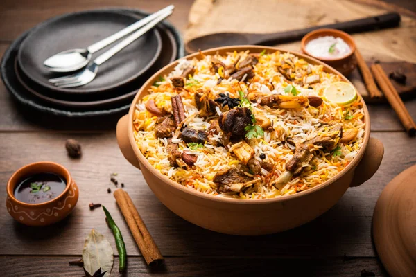 Dum Handi Mutton Biryani Gosht Pilaf Wordt Bereid Een Aarden — Stockfoto