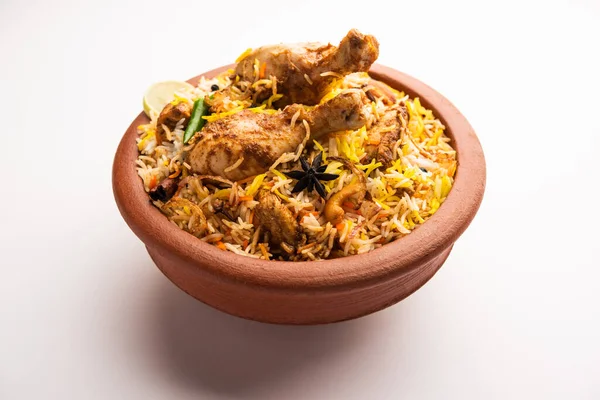 Dum Handi Frango Biryani Preparado Uma Panela Barro Barro Chamado — Fotografia de Stock