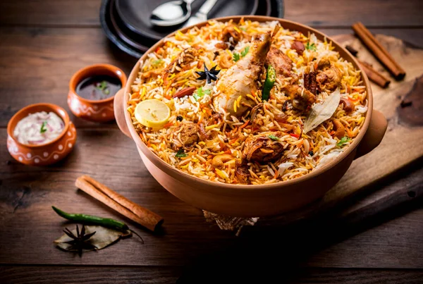 Pollo Dum Handi Biryani Viene Preparato Una Pentola Terra Argilla — Foto Stock