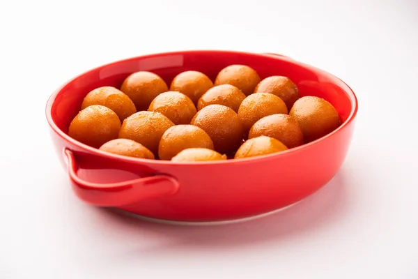 Gulab Jamun是一种以牛奶为原料的甜饺子 在印度很受欢迎 在Diwali Eid甚至是婚礼派对上都很受欢迎 — 图库照片