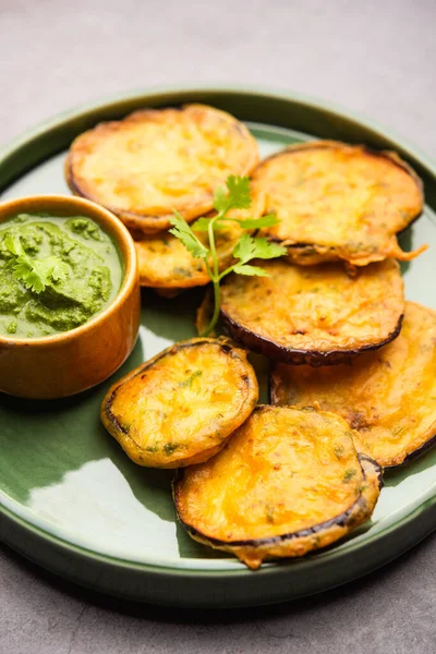 Chutné Brinjal Pakora Nebo Křupavé Lilek Fritters Indický Čaj Čas — Stock fotografie