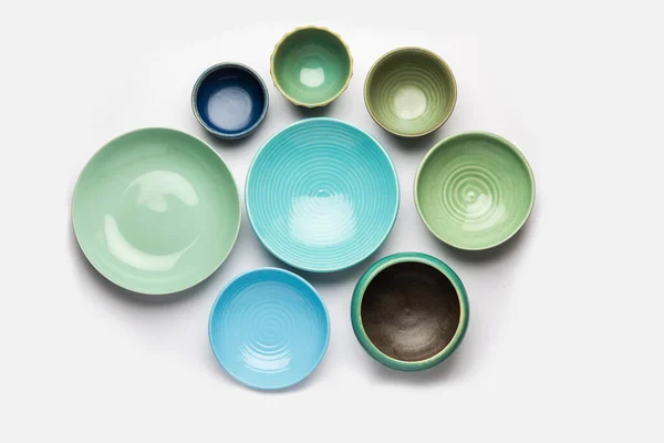 Коллекция Пустых Красочных Керамических Чаш Группа Посуды Захвачены Сверху Вид — стоковое фото