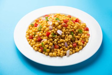 Boondi Chaat ya da Bundi Bhel, Hindistan 'dan popüler yol kenarı atıştırmalığı.