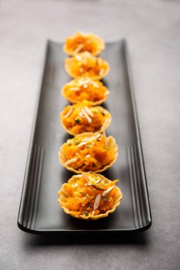 Pistachio Mava ya da khoa tatlısı. Ya da şam fıstığı, barfi, burfi, barfee ya da peda olarak da bilinir. Hint yeşili.