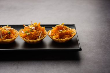 Pistachio Mava ya da khoa tatlısı. Ya da şam fıstığı, barfi, burfi, barfee ya da peda olarak da bilinir. Hint yeşili.