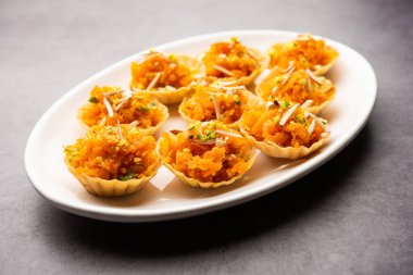 Pistachio Mava ya da khoa tatlısı. Ya da şam fıstığı, barfi, burfi, barfee ya da peda olarak da bilinir. Hint yeşili.