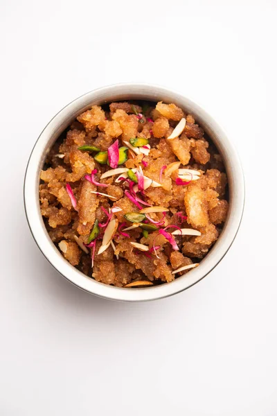 Basit ve lezzetli ekmek halkası ya da halva ya da shira ya da sheera, Hint tatlısı.