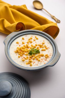 Boondi raita, Hindistan 'ın baharatlı yoğurt, boondi ya da kızarmış gram un toplarından yapılan bir meze türüdür.