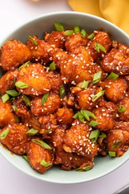 Biberli su kestanesi, çıtır çıtır Hint Çin yemeği ya da Singada kullanarak yapılan atıştırmalıklar.