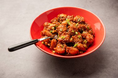 Biberli su kestanesi, çıtır çıtır Hint Çin yemeği ya da Singada kullanarak yapılan atıştırmalıklar.