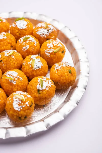 印度甜甜的主菜或豆豆 用克面粉制成 小球或小球 在制成球之前先在糖蜜中油炸和浸透 — 图库照片