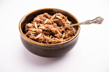 Singoda veya Singada Sheera, Farali Singhara Halwa veya Vrat veya upwas su kestanesi kullanarak yapılan tarifler.