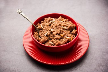 Singoda veya Singada Sheera, Farali Singhara Halwa veya Vrat veya upwas su kestanesi kullanarak yapılan tarifler.