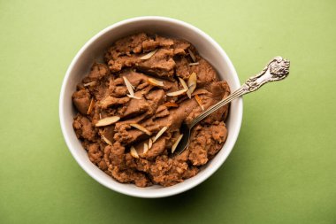 Singoda veya Singada Sheera, Farali Singhara Halwa veya Vrat veya upwas su kestanesi kullanarak yapılan tarifler.