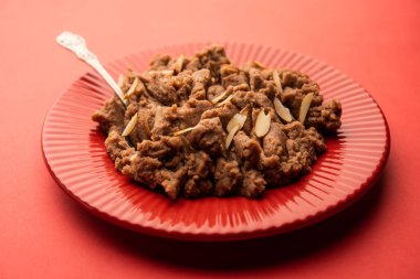 Singoda veya Singada Sheera, Farali Singhara Halwa veya Vrat veya upwas su kestanesi kullanarak yapılan tarifler.