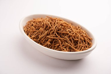 Singada ya da Singara sarımsak sev, Namkeen shev su kestanesi ile yapılan bir Vrat yemeği.