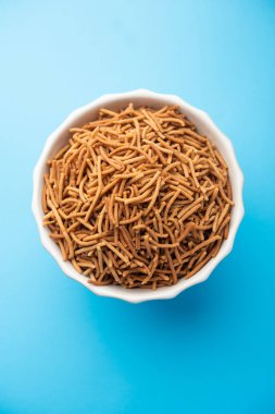 Singada ya da Singara sarımsak sev, Namkeen shev su kestanesi ile yapılan bir Vrat yemeği.