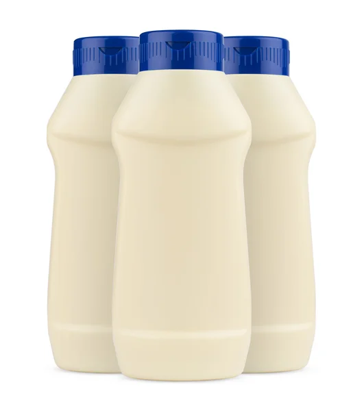 Drie crème mayonaise plastic flessen met geen label en blauw ca — Stockfoto