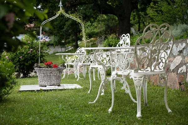 Empty Green Wedding Garden Red Flowers Wicker Basket White Victorian Royalty Free Stock Photos