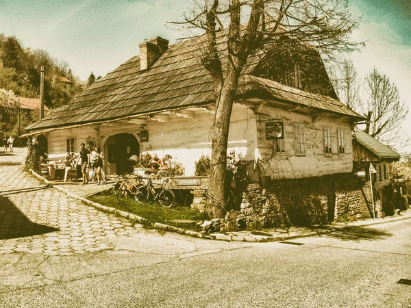 Drewniana chata z mueum w Lanckorona