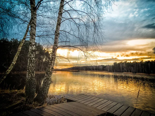 Wieczor Nad Zalewem Chmury Zachod Slonca — Stock fotografie