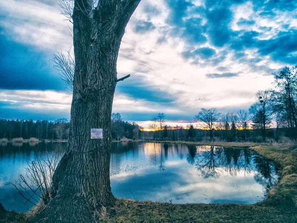 Wieczor nad zalewem 1, zachod slonca, chmury