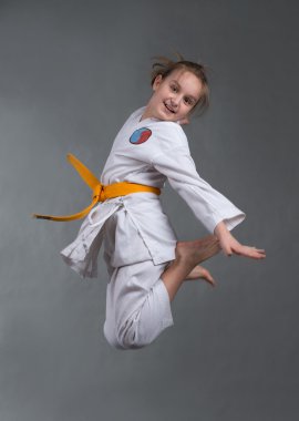 Kız bebek ve karate
